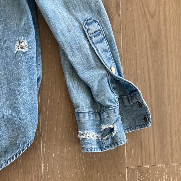 Vintage distressed Gap denim shirt medium - Picture 3 of 4